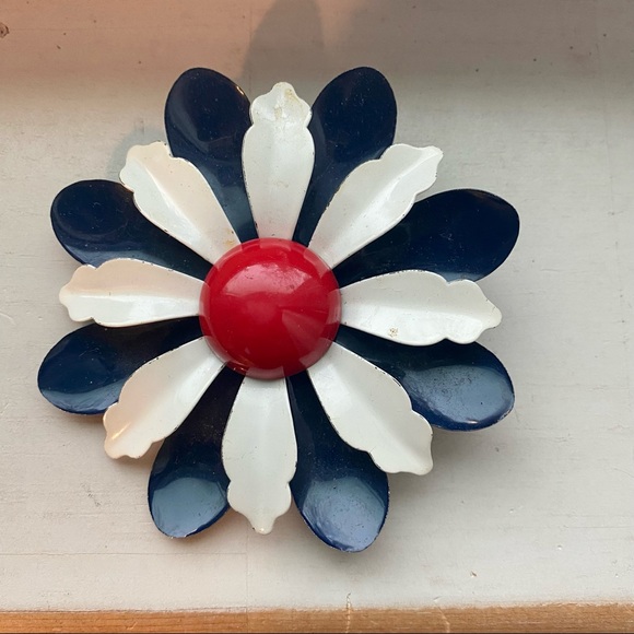Vintage Jewelry - Vintage Americana floral pin